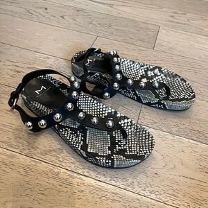 Marc Fisher Black and Gray Snakeskin Print & Studded Sandals. Women’s 8.5